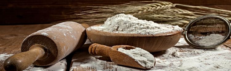 Flour and kitchen utensils